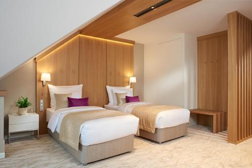 Imagen de la habitación del Hotel Normafa. Foto 29