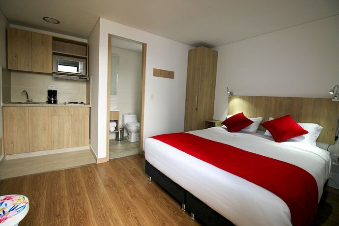Imagen de la habitación del Hotel Normand&iacute;a Tower. Foto 16