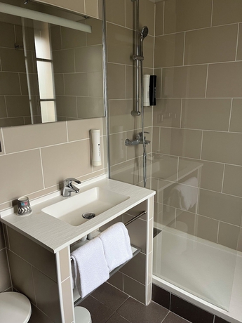 Imagen de la habitación del Hotel Normandy, Vernon. Foto 5
