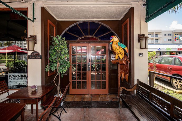 Imagen de los interiores del Hotel Norman\'s and Dining. Foto 20