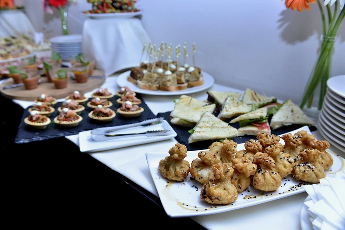 Imagen del bar/restaurante del Hotel North Avenue. Foto 7