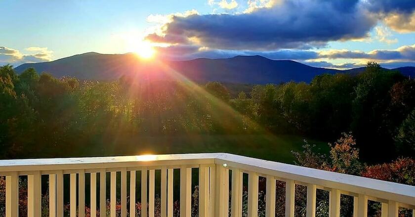 Imagen general del Hotel North Conway Mountain Inn. Foto 7