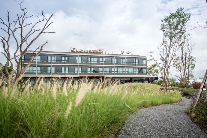 Imagen de los exteriores del Hotel North Hill City Resort. Foto 11