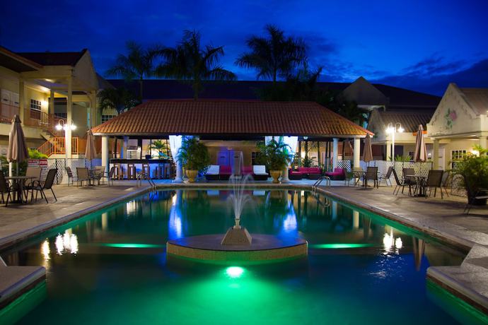 Imagen de la piscina del Hotel North Resort. Foto 20