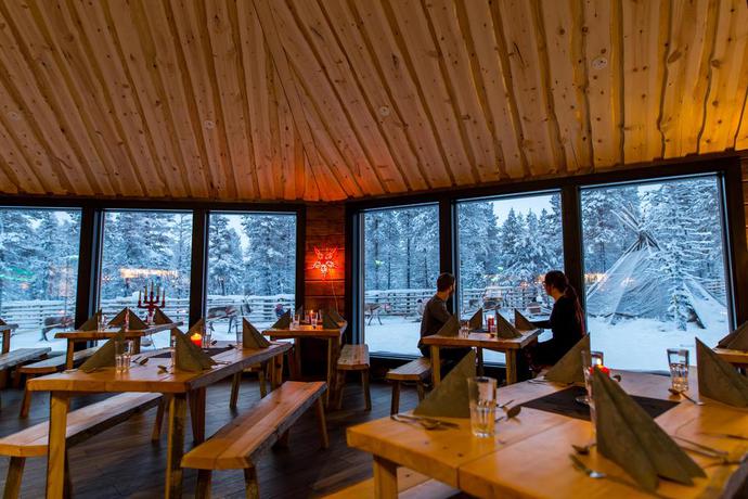 Imagen del bar/restaurante del Hotel Northern Lights Village Saariselkä. Foto 2