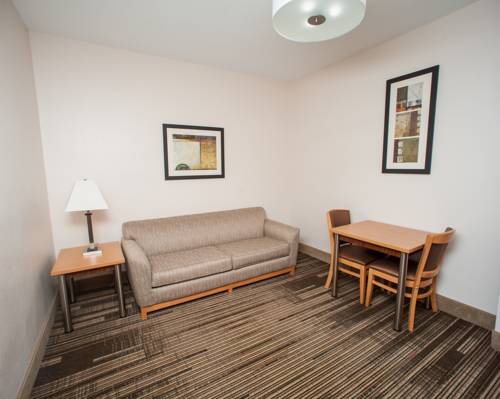Imagen de la habitación del Hotel Northfield Inn, Suites and Conference Center. Foto 4