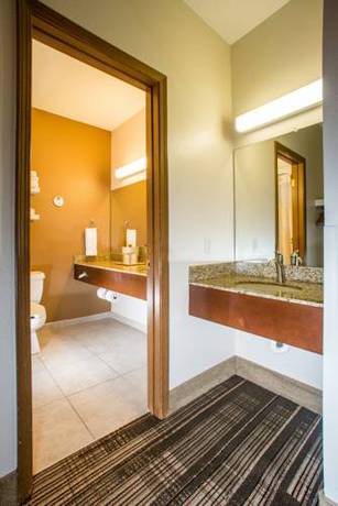 Imagen de la habitación del Hotel Northfield Inn, Suites and Conference Center. Foto 13