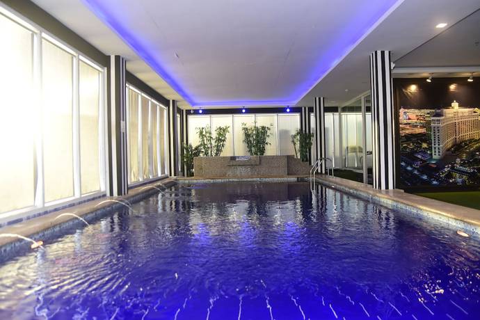 Imagen de la piscina del Hotel Northpointe Residences. Foto 19