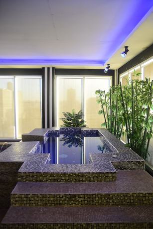 Imagen de la piscina del Hotel Northpointe Residences. Foto 20