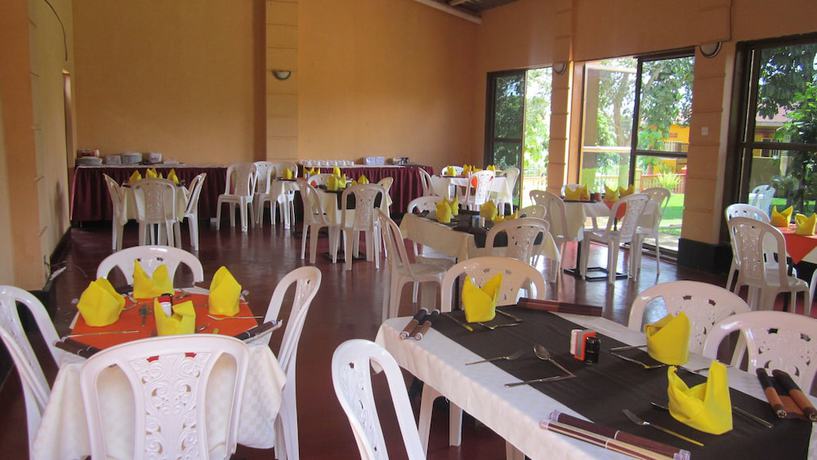 Imagen del bar/restaurante del Hotel Northroad Governor Villas. Foto 4