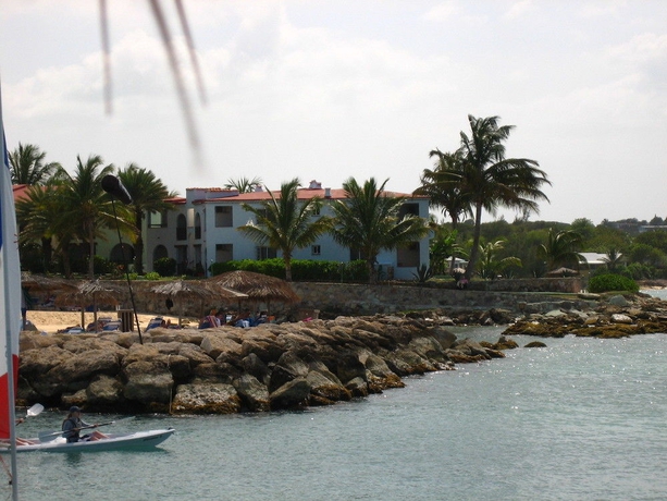 Imagen de los exteriores del Hotel Northshore Seaside Suites. Foto 9