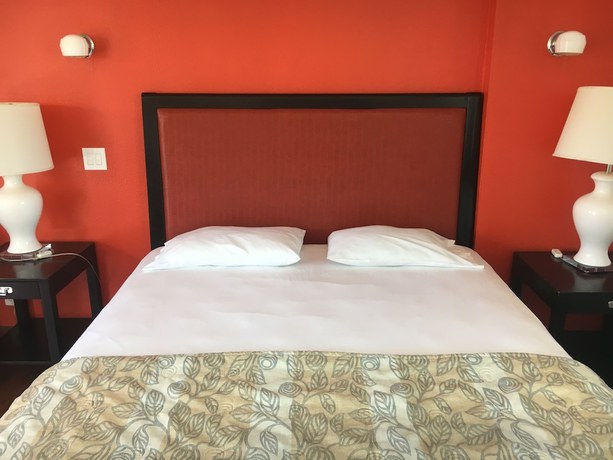 Imagen de la habitación del Hotel Norwalk Inn and Suites. Foto 7