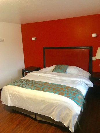 Imagen de la habitación del Hotel Norwalk Inn and Suites. Foto 13