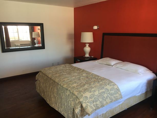 Imagen de la habitación del Hotel Norwalk Inn and Suites. Foto 16