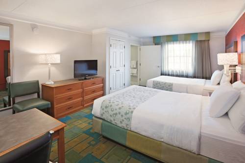 Imagen de la habitación del Hotel Norwood Inn & Suites Merrillville. Foto 6