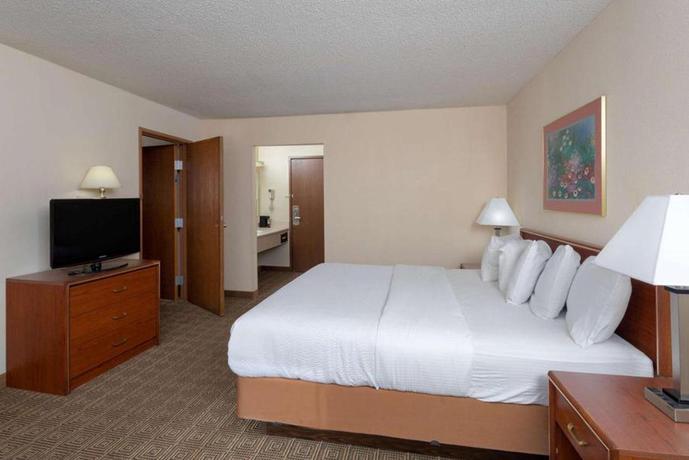 Imagen de la habitación del Hotel Norwood Inn and Suites Indianapolis. Foto 3