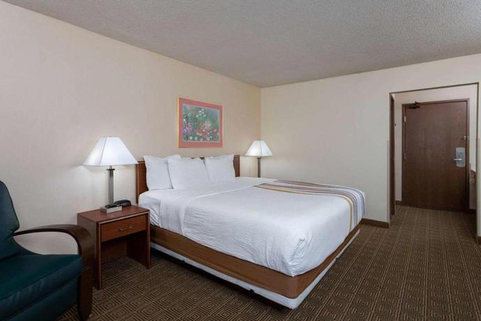 Imagen de la habitación del Hotel Norwood Inn and Suites Indianapolis. Foto 4