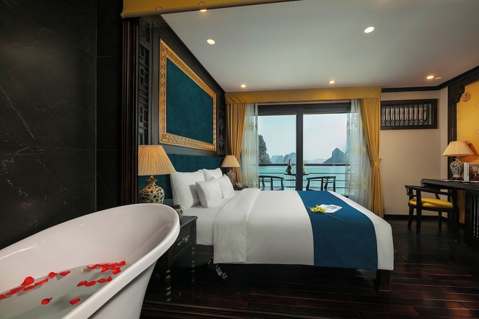 Imagen de la habitación del Hotel Nostalgia Halong Cruise. Foto 9