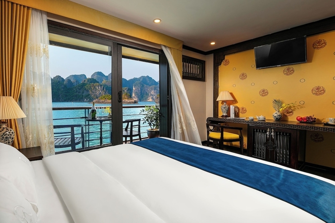 Imagen de la habitación del Hotel Nostalgia Halong Cruise. Foto 10