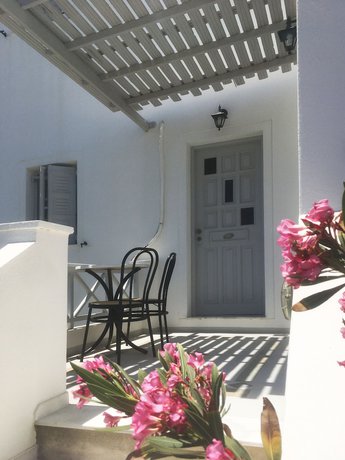 Imagen de la habitación del Hotel Nostos Studio. Foto 15