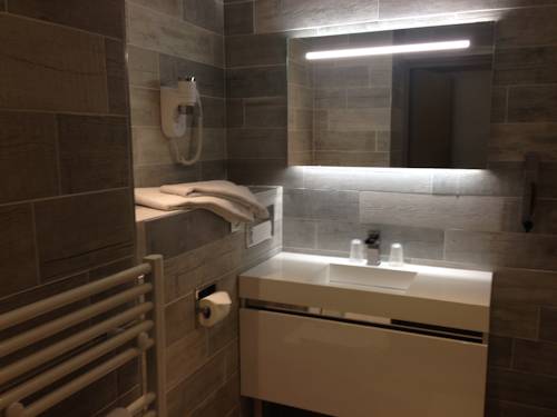 Imagen de la habitación del Hotel Nota Bene, Montceau les Mines. Foto 11