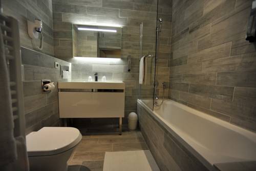 Imagen de la habitación del Hotel Nota Bene, Montceau les Mines. Foto 14