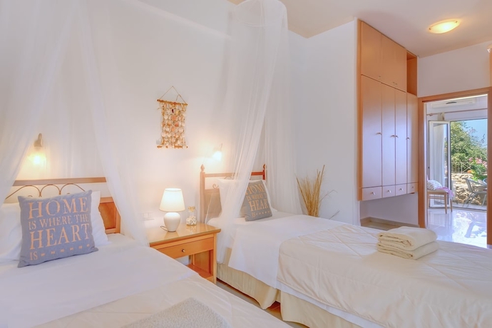 Imagen de la habitación del Hotel Notos Heights and Suites. Foto 14