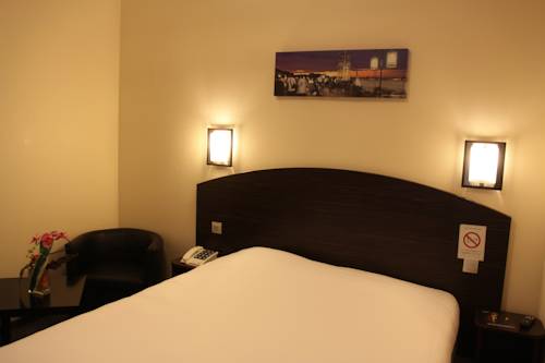 Imagen de la habitación del Hotel Notre Dame, Burdeos. Foto 12