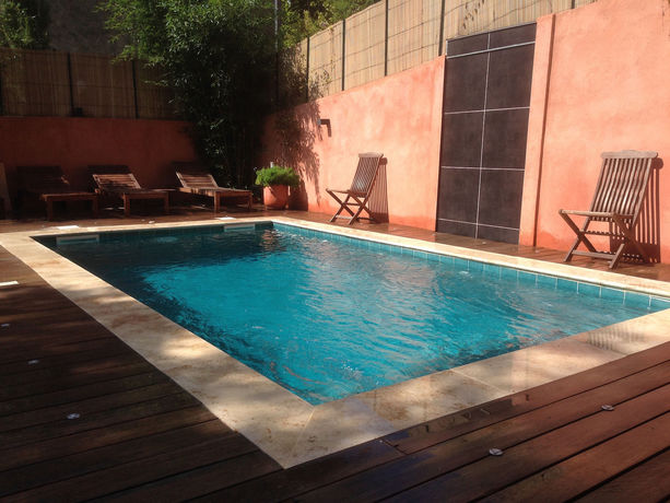 Imagen de los exteriores del Hotel Notre Dame, Collobrieres. Foto 10