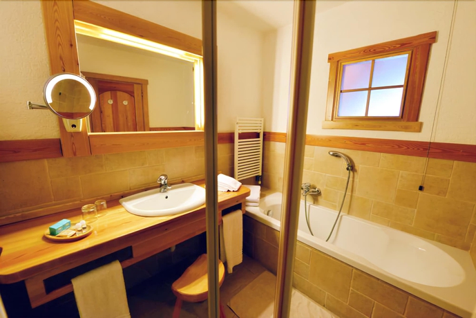 Imagen de la habitación del Hotel Notre Maison Eco Wellness. Foto 4