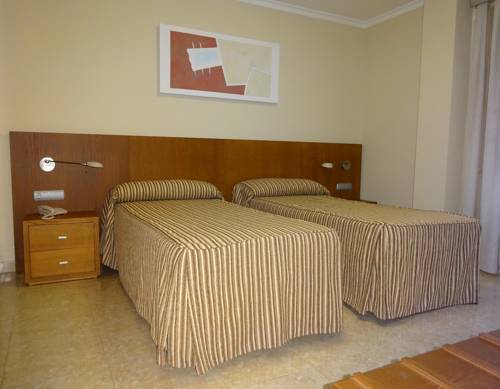 Imagen de la habitación del Hotel Nou Avenida. Foto 6