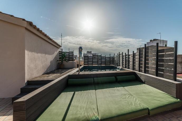 Imagen de la piscina del Hotel Nou Baleares. Foto 21