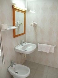 Imagen de la habitación del Hotel Nou. Foto 5