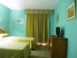 Imagen de la habitación del Hotel Nou. Foto 9