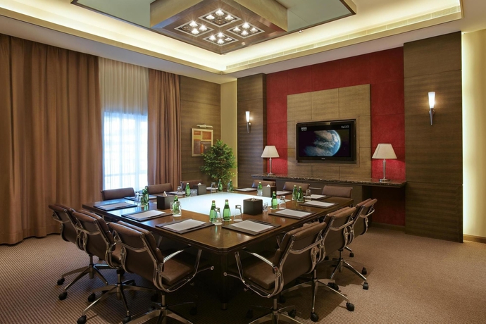 Imagen de los interiores del Hotel Nour Arjaan By Rotana. Foto 12