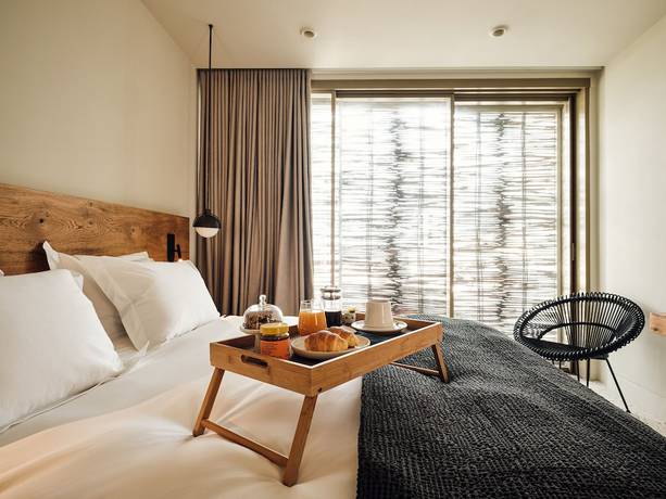 Imagen de la habitación del Hotel Nous Santorini. Foto 4