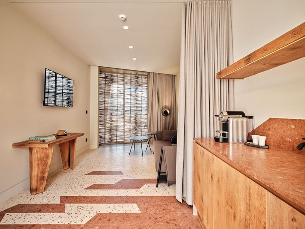 Imagen de la habitación del Hotel Nous Santorini. Foto 10