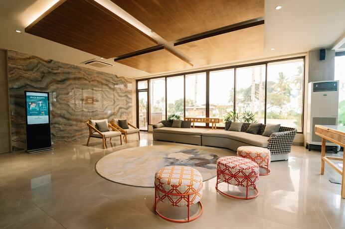 Imagen del bar/restaurante del Hotel Nouveau Resort. Foto 15