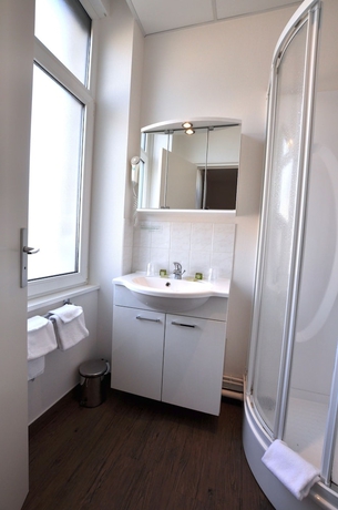 Imagen de la habitación del Hotel Nouvel, Bagnoles de I'orne. Foto 10