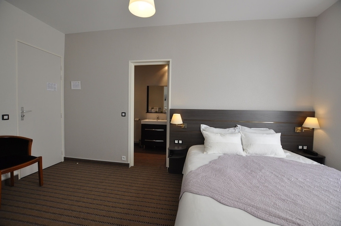 Imagen de la habitación del Hotel Nouvel, Bagnoles de I'orne. Foto 11