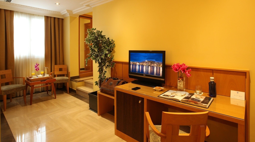 Imagen de la habitación del Hotel Nouvel, Barrio G&oacute;tico. Foto 6