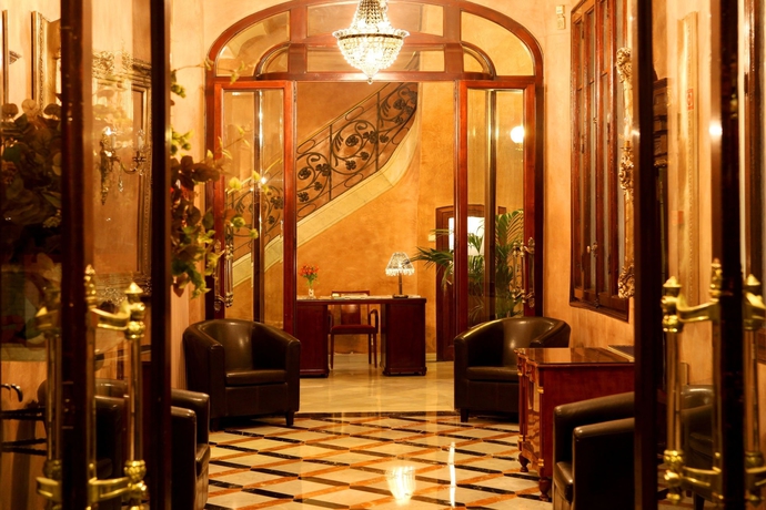 Imagen general del Hotel Nouvel, Barrio G&oacute;tico. Foto 1