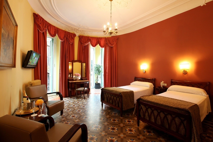 Imagen de la habitación del Hotel Nouvel, Barrio G&oacute;tico. Foto 8