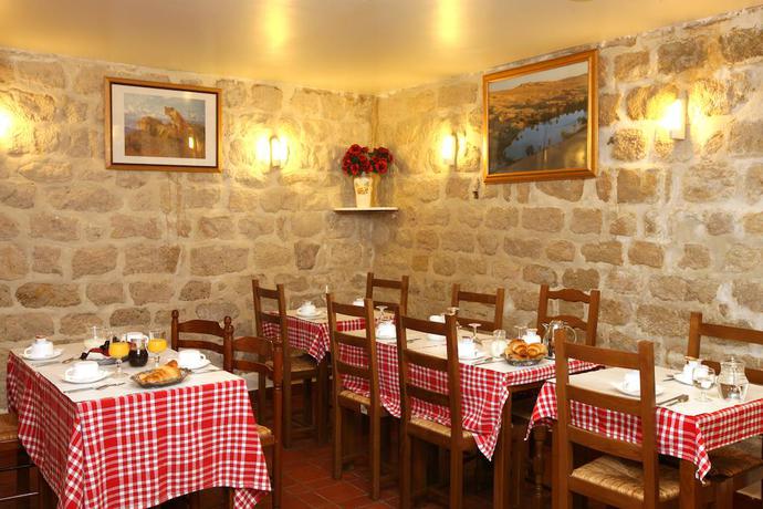 Imagen del bar/restaurante del Hotel Nouvel, Montmartre-Sacr&eacute; Coeur. Foto 2