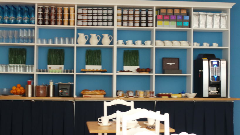 Imagen del bar/restaurante del Hotel Nouvel, Oyonnax. Foto 3