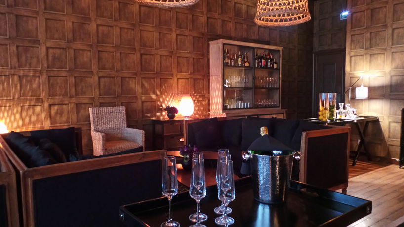 Imagen del bar/restaurante del Hotel Nouvel, Oyonnax. Foto 4