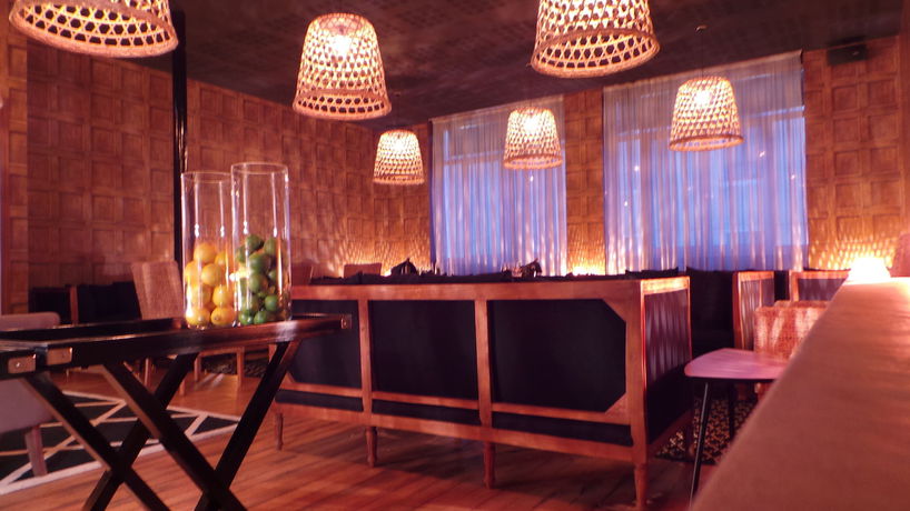 Imagen del bar/restaurante del Hotel Nouvel, Oyonnax. Foto 5