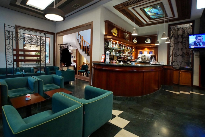 Imagen del bar/restaurante del Hotel Nov Hotel. Foto 1
