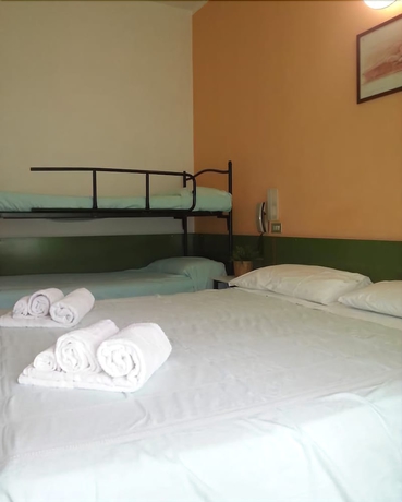 Imagen de la habitación del Hotel Nova Dhely. Foto 13