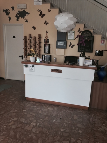 Imagen de los interiores del Hotel Nova Dhely. Foto 16